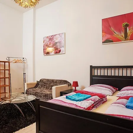 Littlefriedrichrooms @ Propellerwerk Gasthof 2*